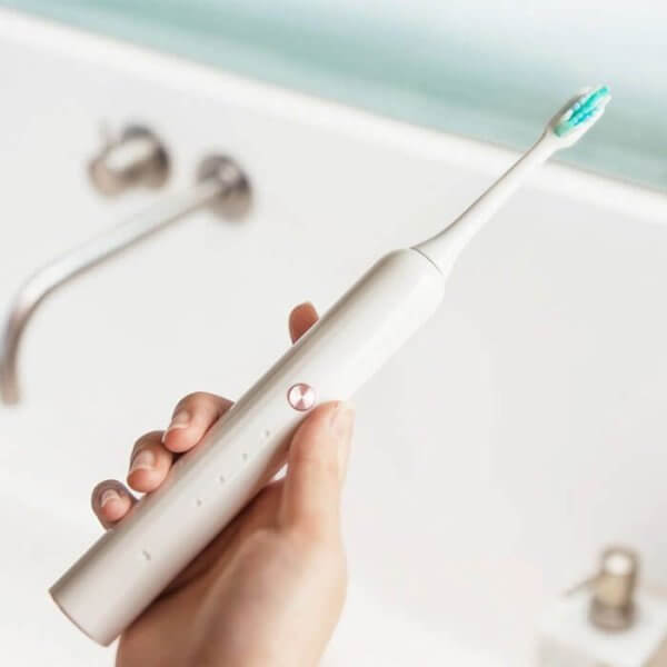 U2 Anchor free Toothbrush 2